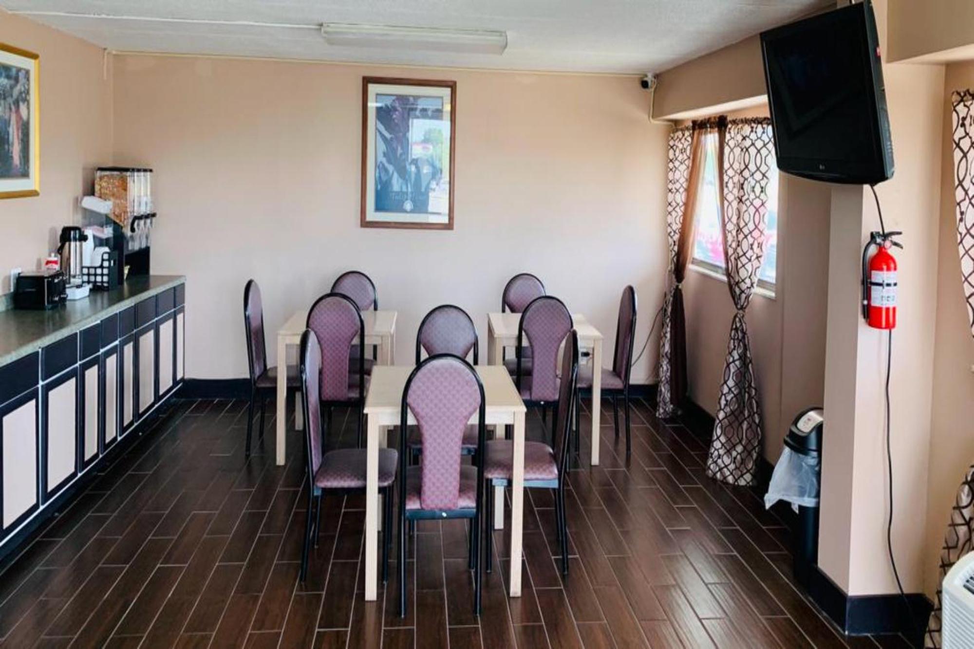 Economy Inn Of Holland Ngoại thất bức ảnh